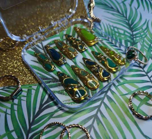 Fake King - Long Stiletto Press On Nails